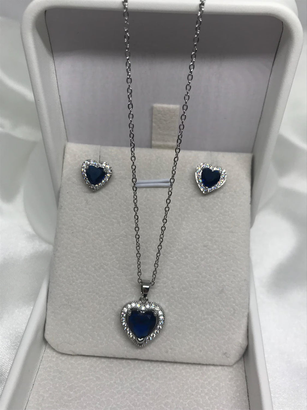 Luxury Stainless Steel , Delicate Simple Heart Shaped Cubic Zirconia Pendant Necklace and Earrings Set.