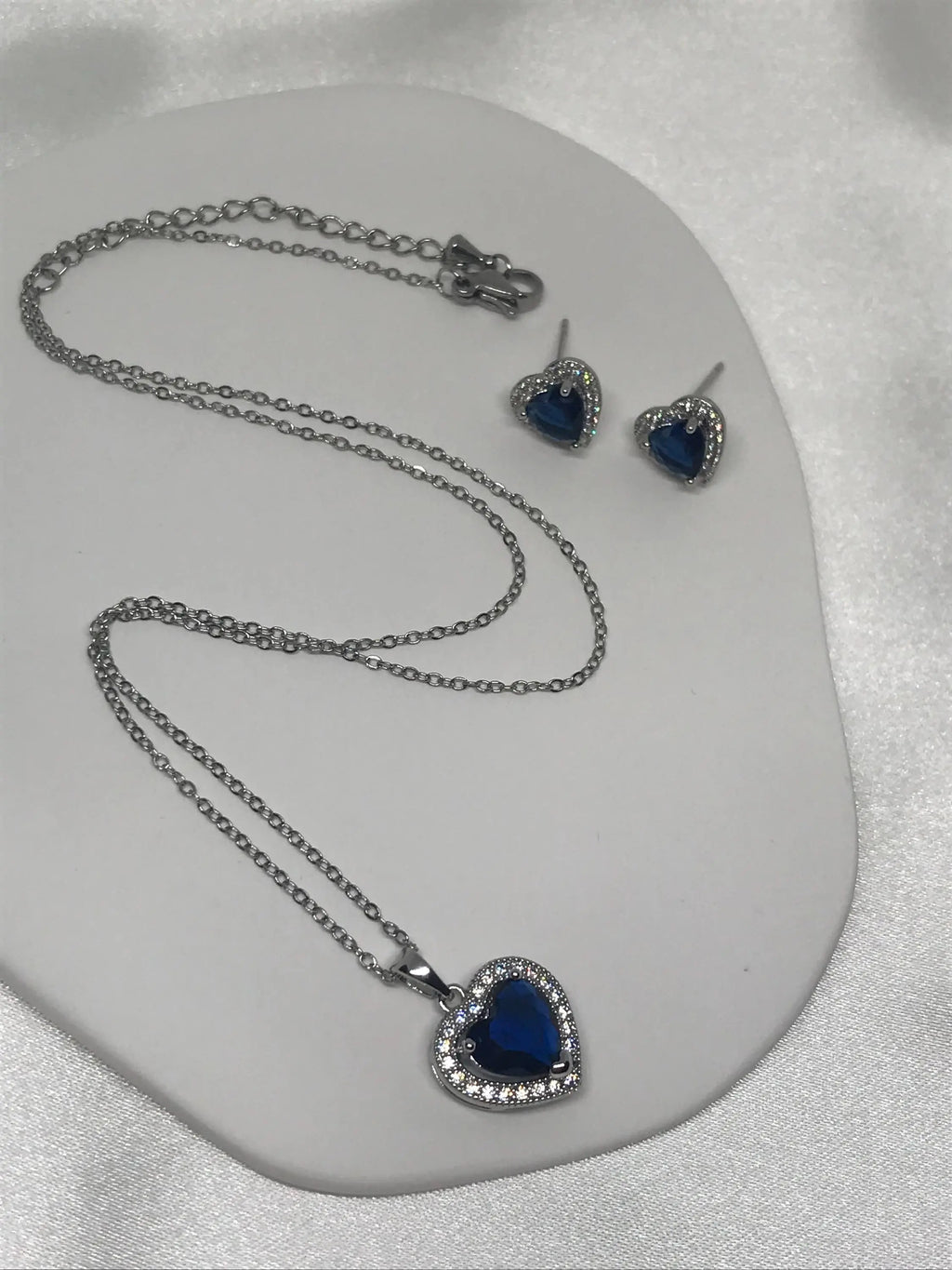 Luxury Stainless Steel , Delicate Simple Heart Shaped Cubic Zirconia Pendant Necklace and Earrings Set.