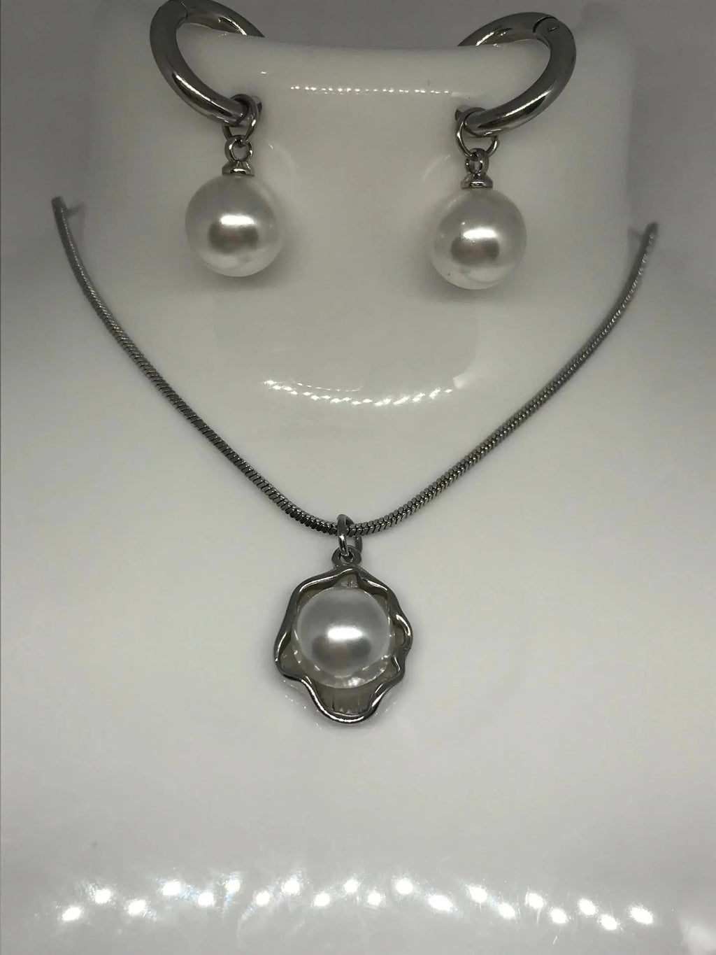 Minimalist Design Stainless Steel Seashell & Faux Pearl Pendant With Non-Fading Snake Chain Collarbone Necklace and Earrings  For Women's .